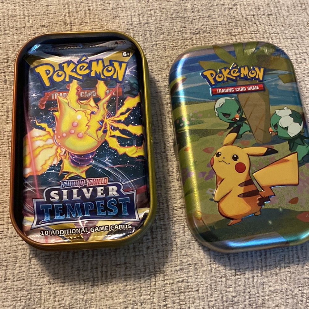 Pokémon picachu friends tin. NWT - Picture 5 of 5